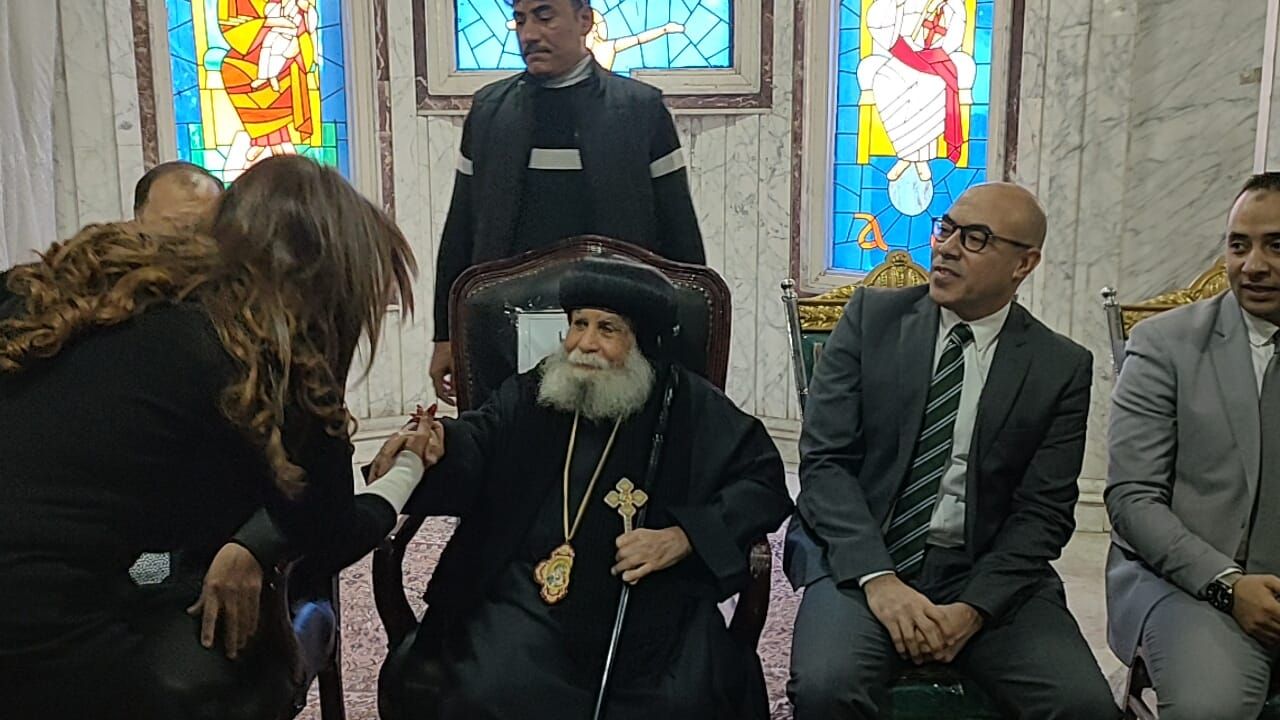 محافظ سوهاج ومدير الأمن يزوران مطرانية أخميم للتهنئة بعيد الميلاد (3) محافظ سوهاج ومدير الأمن يزوران مطرانية أخميم للتهنئة بعيد الميلاد (3)