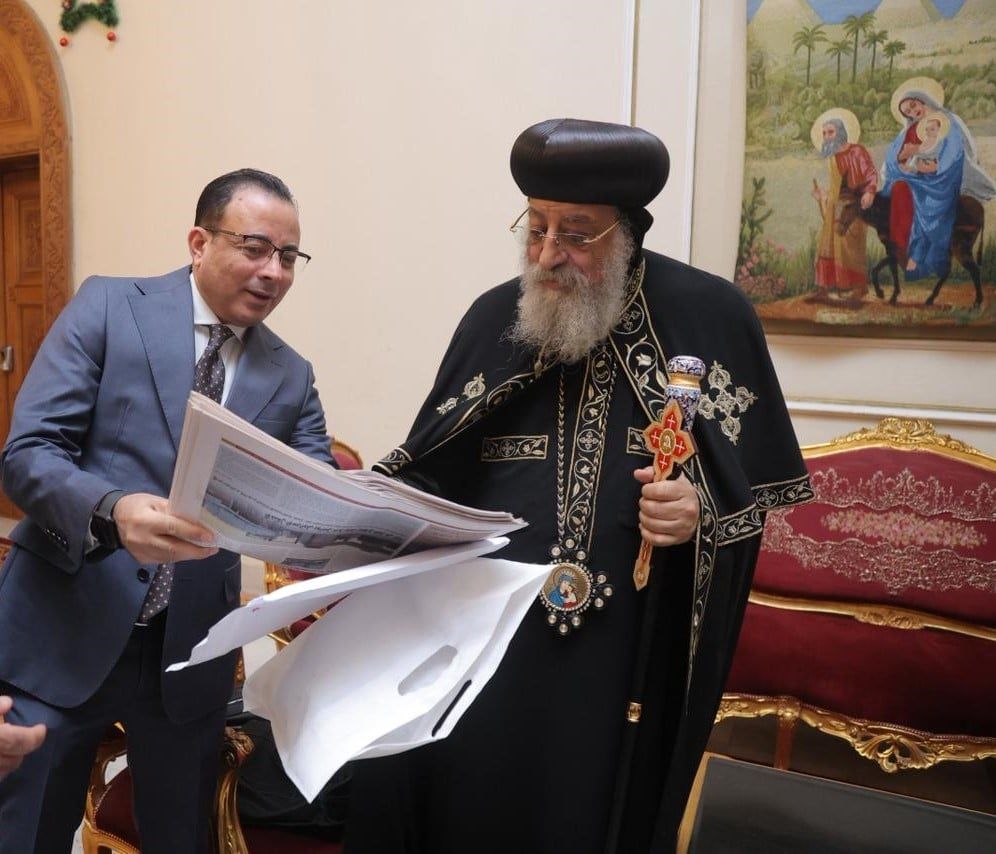 قداسة البابا تواضروس الثانى والكاتب الصحفى دندراوى الهوارى قداسة البابا تواضروس الثانى والكاتب الصحفى دندراوى الهوارى