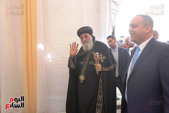 دخول البابا قاعة الكاتدرائية دخول البابا قاعة الكاتدرائية