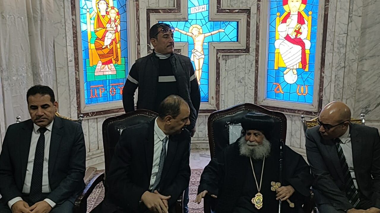 محافظ سوهاج ومدير الأمن يزوران مطرانية أخميم للتهنئة بعيد الميلاد (4) محافظ سوهاج ومدير الأمن يزوران مطرانية أخميم للتهنئة بعيد الميلاد (4)