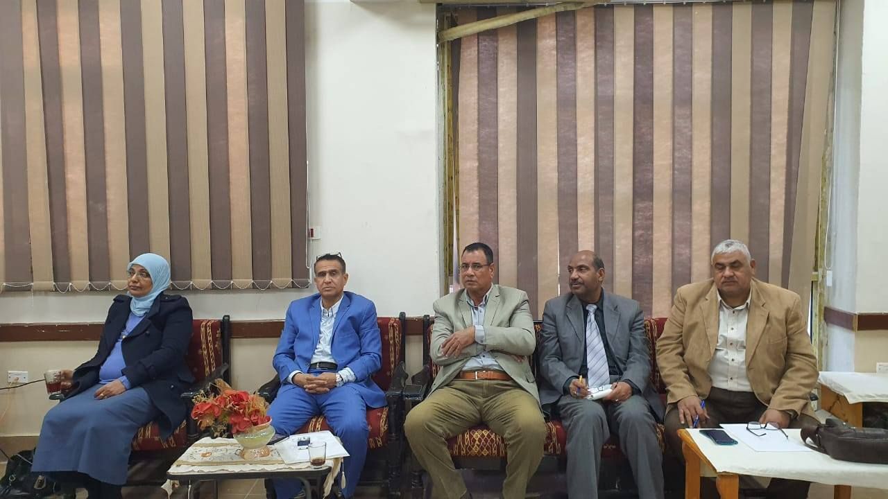 توجيهات بالإهتمام بتجهيز مقرات اللجان بداية من بوابات المدارس وأسوارها توجيهات بالإهتمام بتجهيز مقرات اللجان بداية من بوابات المدارس وأسوارها