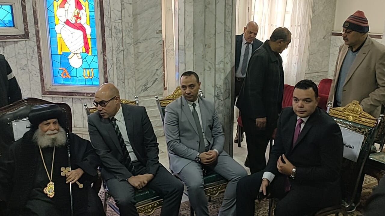 محافظ سوهاج ومدير الأمن يزوران مطرانية أخميم للتهنئة بعيد الميلاد (6) محافظ سوهاج ومدير الأمن يزوران مطرانية أخميم للتهنئة بعيد الميلاد (6)