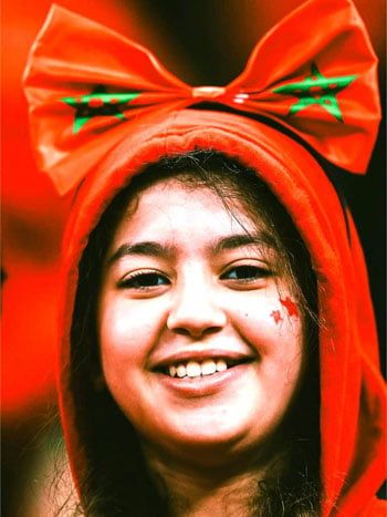 ابتاسمة فتاة مغربية بعد فوز منتخب المغرب ابتاسمة فتاة مغربية بعد فوز منتخب المغرب