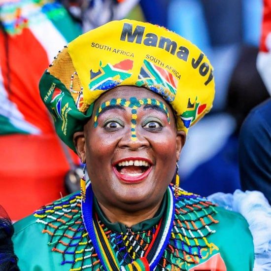 الفرحة على وجه مشجعة من جنوب أفريقيا الفرحة على وجه مشجعة من جنوب أفريقيا