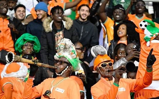 جمهور ساحل العاج يشعل الأجواء جمهور ساحل العاج يشعل الأجواء