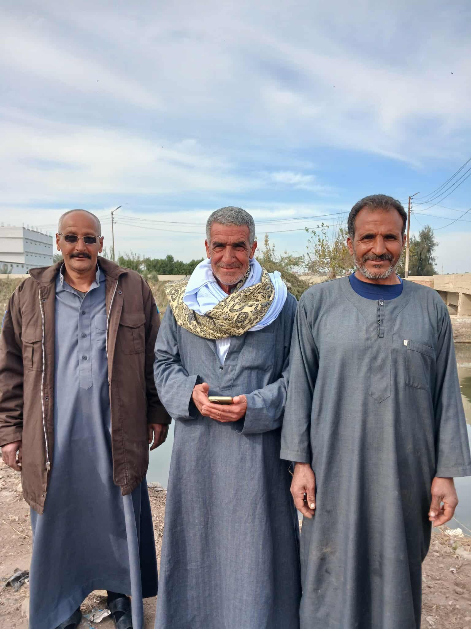 الشيخ عبد الفتاح وسط الصيادين الشيخ عبد الفتاح وسط الصيادين