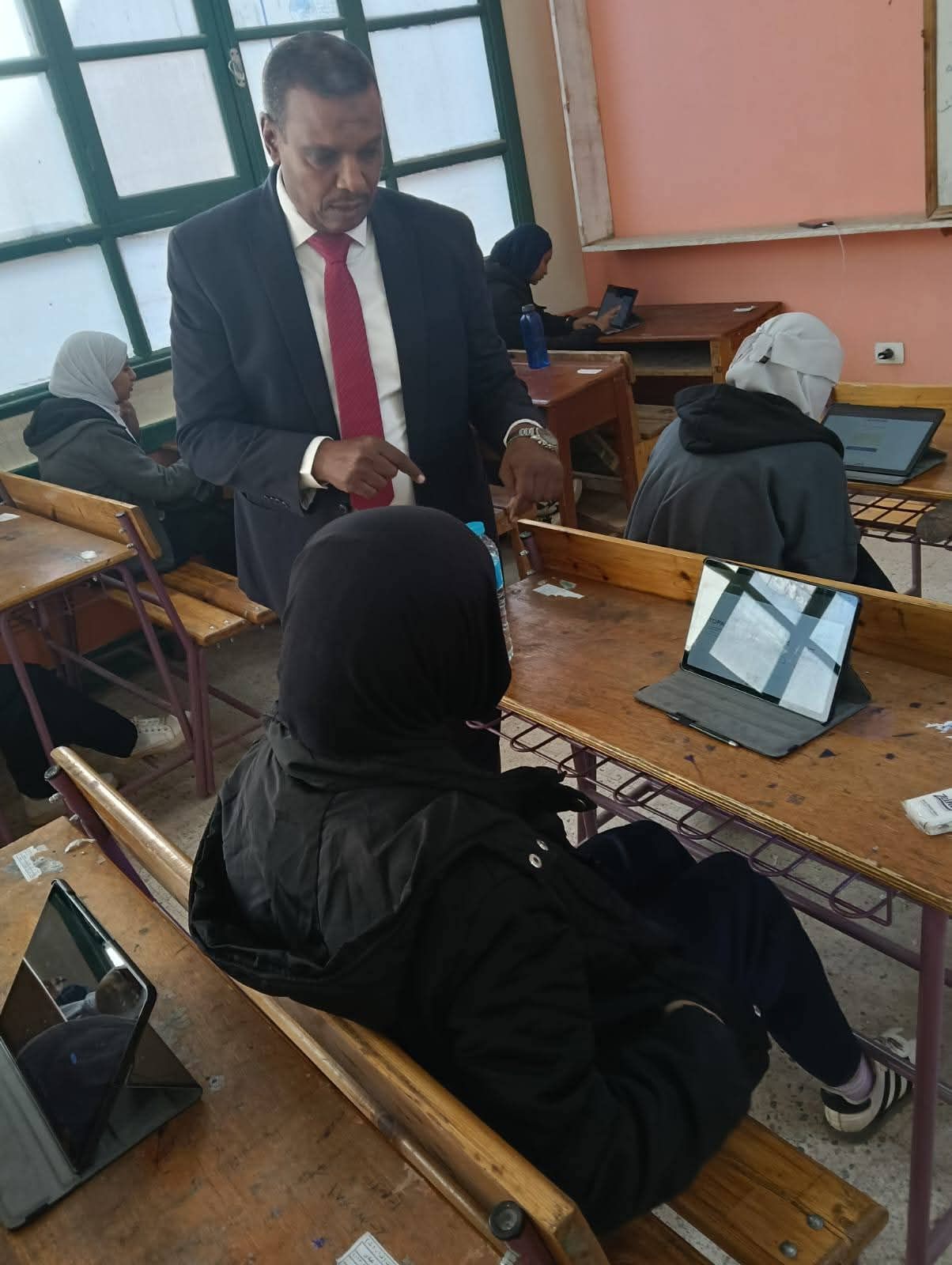 امتحانات البرمجة والذكاء الاصطناعى لاولي ثانوي (1) امتحانات البرمجة والذكاء الاصطناعى لاولي ثانوي (1)