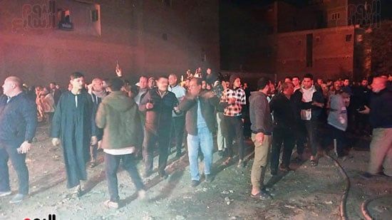 السيطرة على حريق مخزن المواسير البلاستيك (4) السيطرة على حريق مخزن المواسير البلاستيك (4)