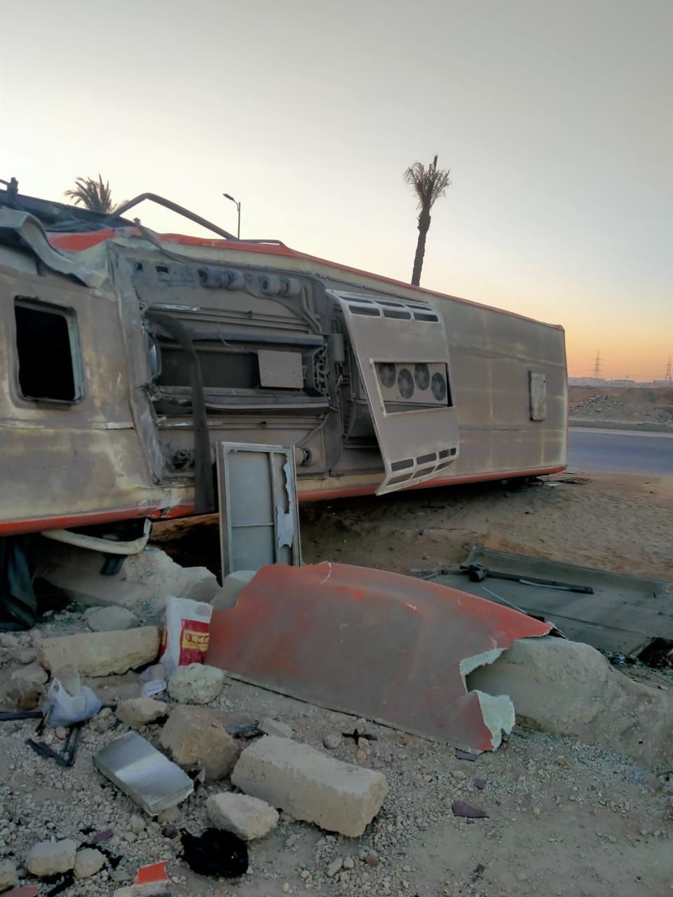 حادث انقلاب أتوبيس بالشرقية (1) حادث انقلاب أتوبيس بالشرقية (1)