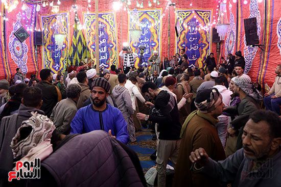 خطوات الزوار لا تتوقف