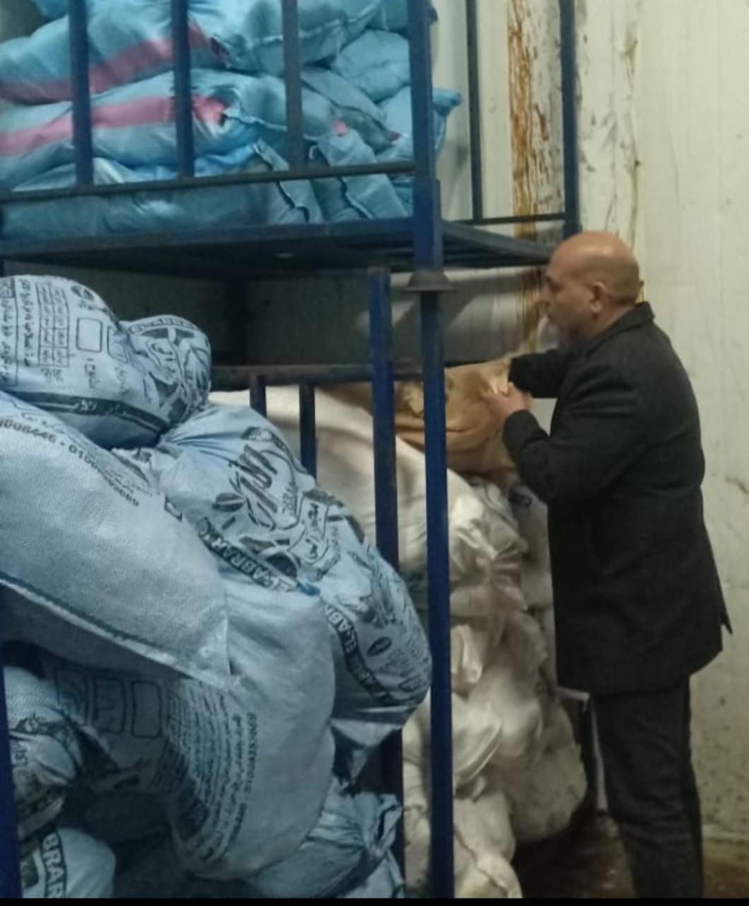 لخلال ضبط كميات من اللحوم لخلال ضبط كميات من اللحوم