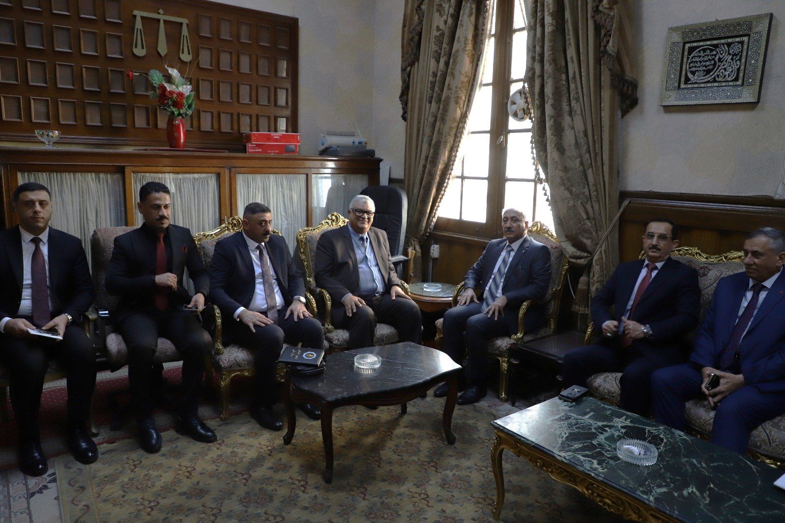 رئيس مجلس القضاء الأعلى يستقبل رئيس محكمة تمييز قوى الأمن الداخلي لجمهورية العراق (2) رئيس مجلس القضاء الأعلى يستقبل رئيس محكمة تمييز قوى الأمن الداخلي لجمهورية العراق (2)