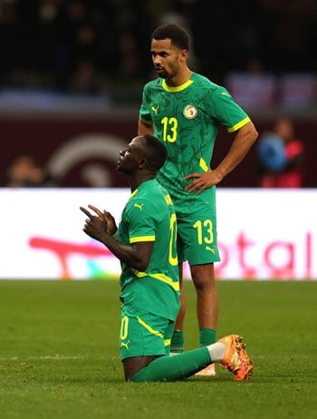 ساديو مانى يحتفل بالهدف ساديو مانى يحتفل بالهدف