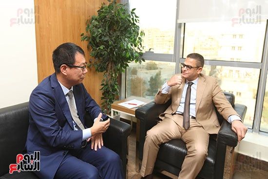 مسئول شركه هاواوي في مصر يزور مقر اليوم السابع (4)