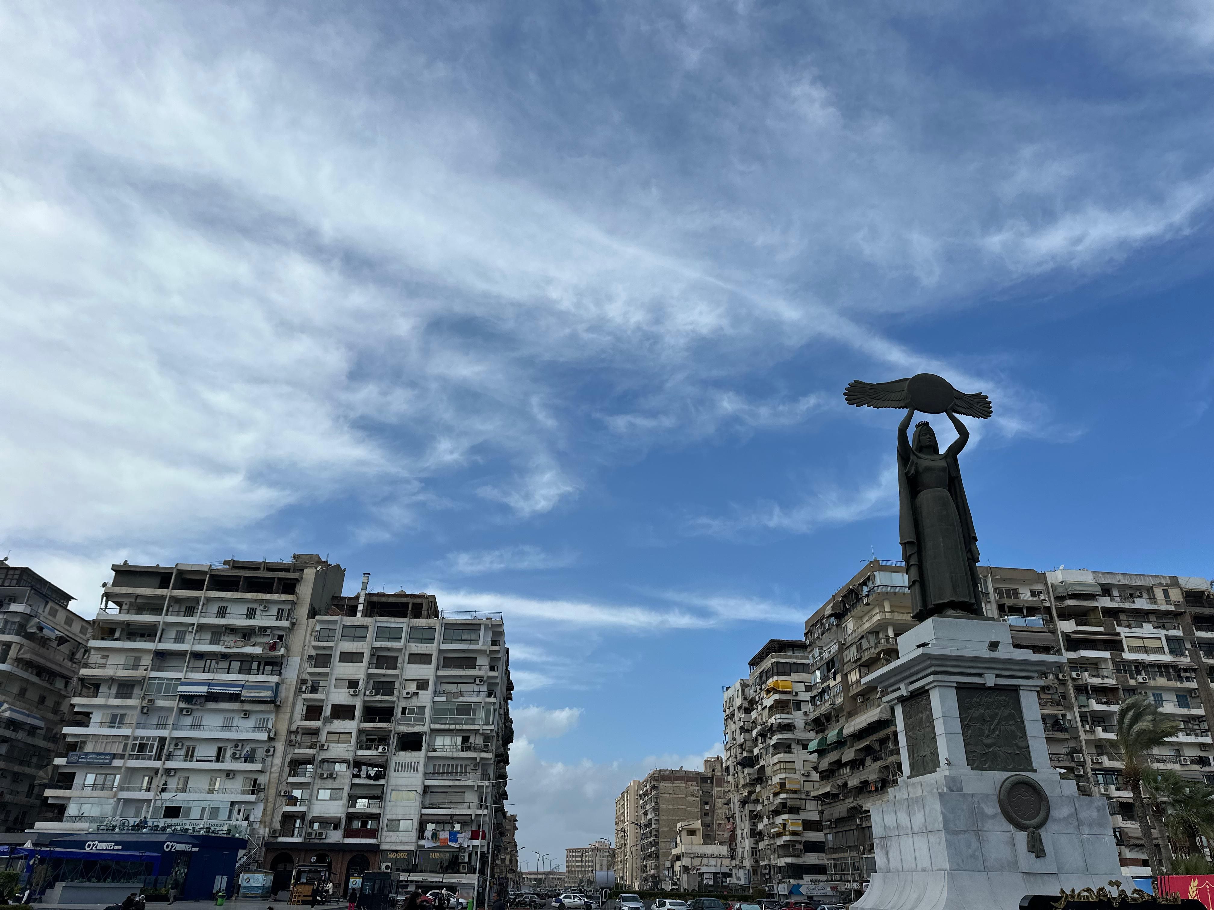 تمثال ام الدنيا بساحة مصر تمثال ام الدنيا بساحة مصر