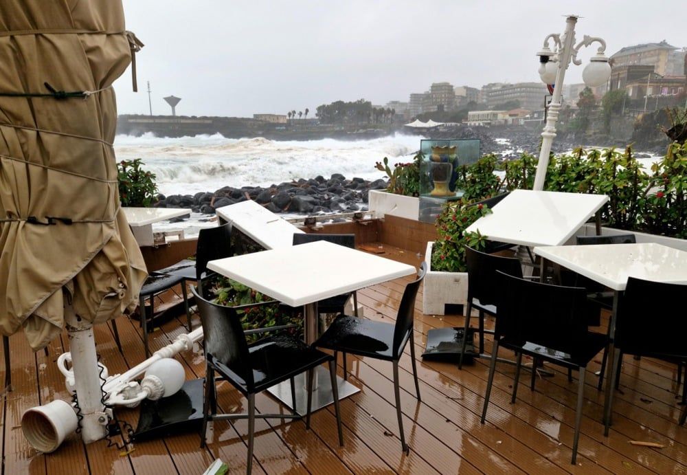 عاصفة إيطاليا (1) عاصفة إيطاليا (1)