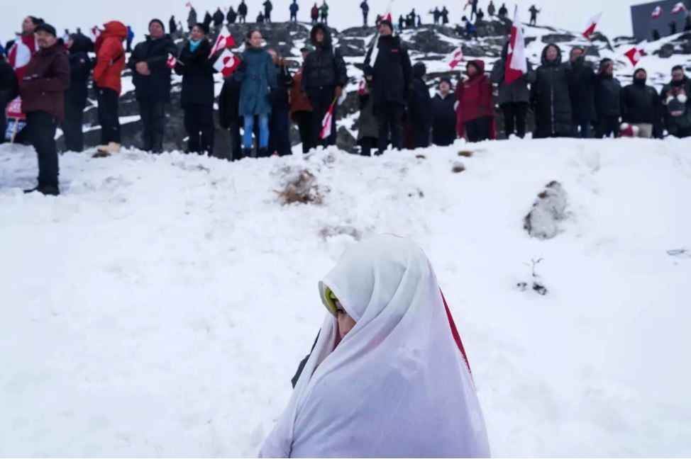 مظاهرات على الجليد.. احتجاج أهالى جزيرة جرينلاند على قرارات ترامب (6) مظاهرات على الجليد.. احتجاج أهالى جزيرة جرينلاند على قرارات ترامب (6)