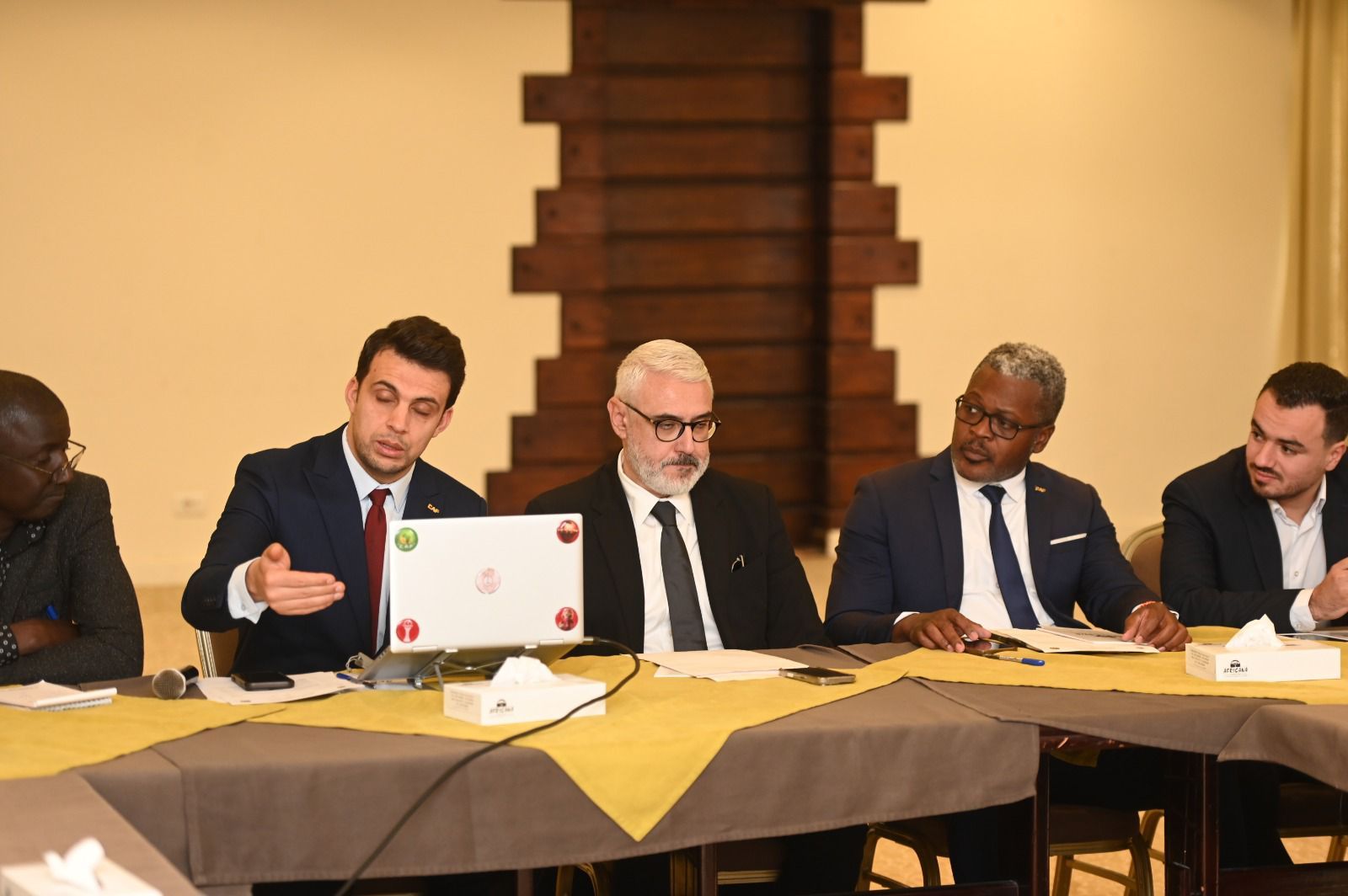 الاجتماع الفني لمباراة الزمالك والمصري الاجتماع الفني لمباراة الزمالك والمصري