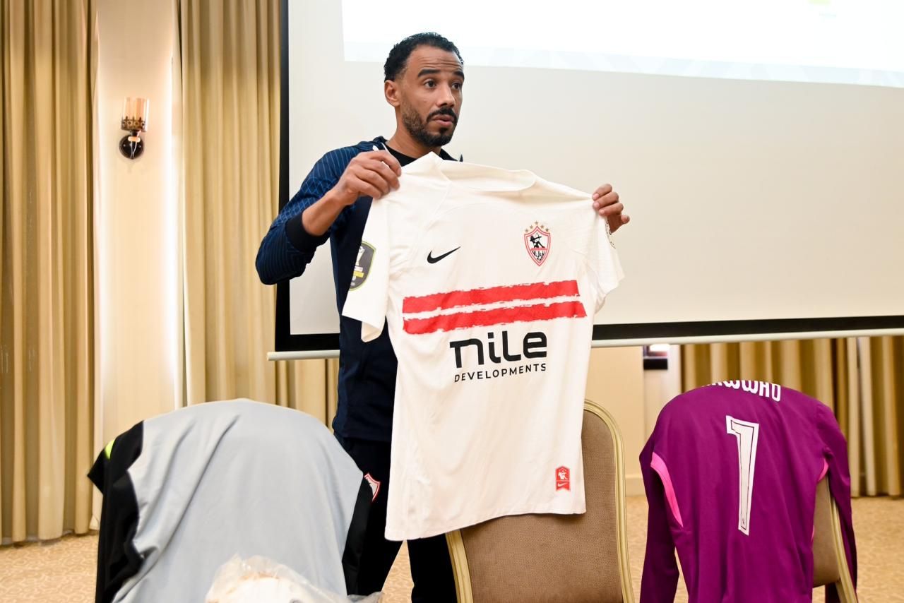 زي الزمالك فى مباراة المصري زي الزمالك فى مباراة المصري