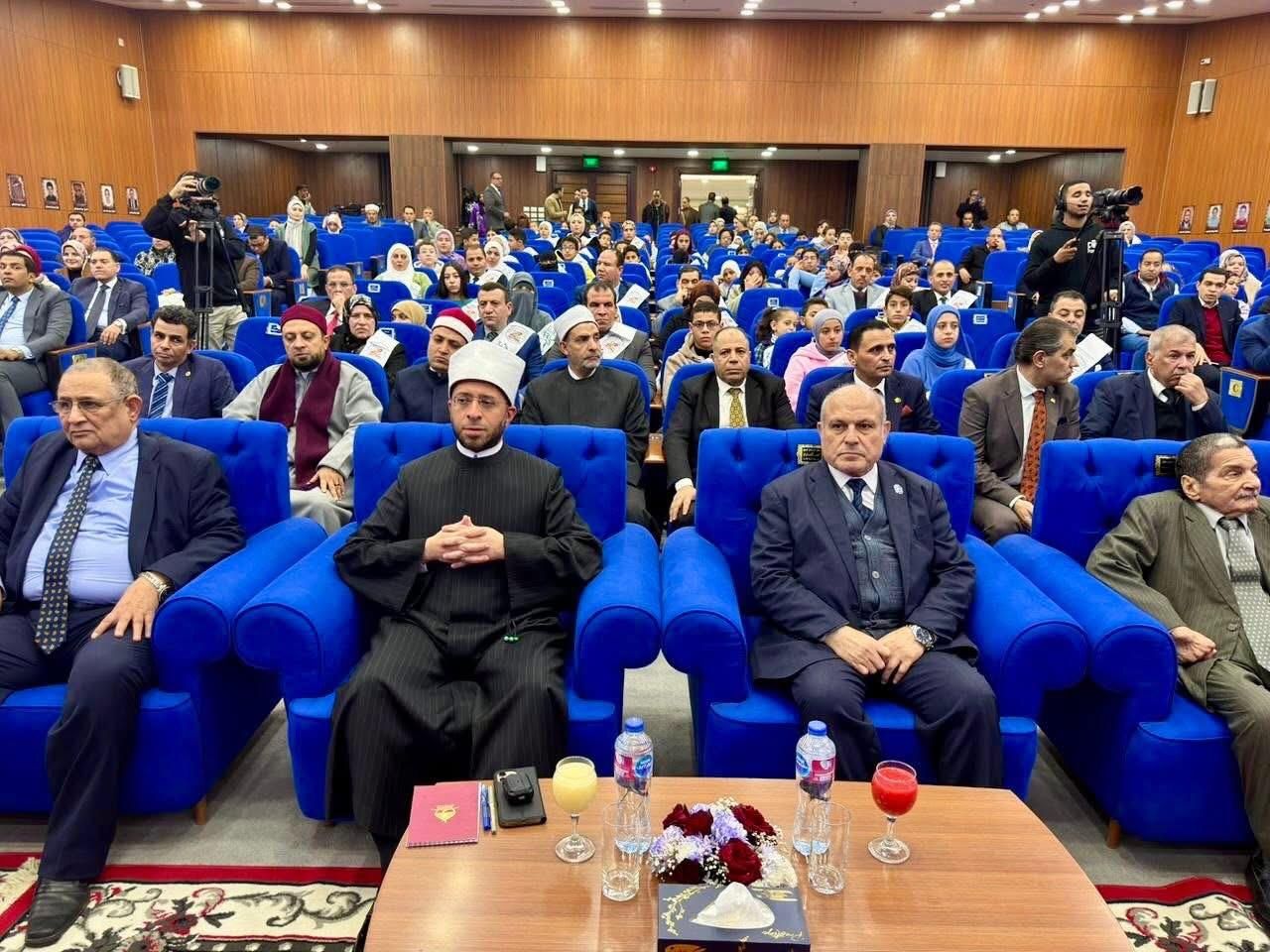 رئيس النيابة الإدارية ووزير الأوقاف يشهدان تكريم حفظة القرآن الكريم من أعضاء النيابة وأسرهم (8) رئيس النيابة الإدارية ووزير الأوقاف يشهدان تكريم حفظة القرآن الكريم من أعضاء النيابة وأسرهم (8)