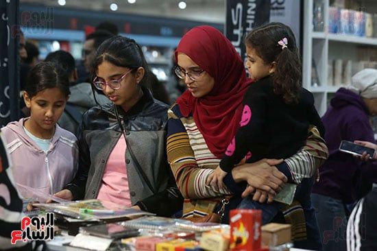 اجواء مليئة بالكتب بمعرض الكتاب اجواء مليئة بالكتب بمعرض الكتاب