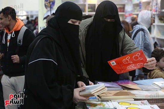 اجواء مليئة بالكتب اجواء مليئة بالكتب