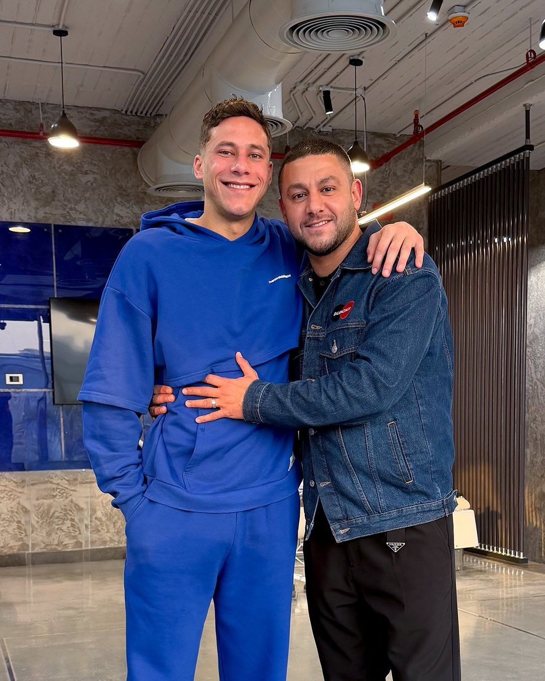 رمضان صبحي مع صديقه ميدو رمضان صبحي مع صديقه ميدو