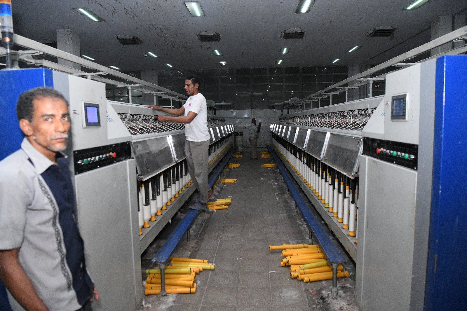 العمالة داخل المصنع العمالة داخل المصنع