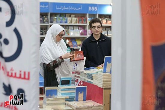 اجواء قراءة بالمعرض اجواء قراءة بالمعرض