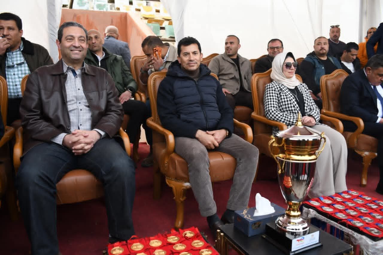وزير الشباب والرياضة يشهد نهائي دوري مراكز الشباب وزير الشباب والرياضة يشهد نهائي دوري مراكز الشباب
