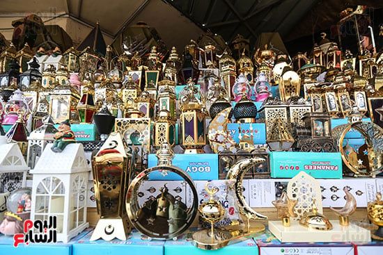 أشكال مختلفة من الفوانيس أشكال مختلفة من الفوانيس