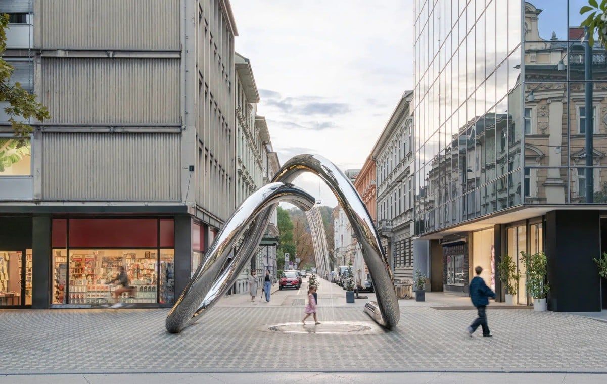 منحوتة تشجع على التأمل منحوتة تشجع على التأمل