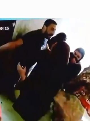 صور تلتقط المشاجرة صور تلتقط المشاجرة