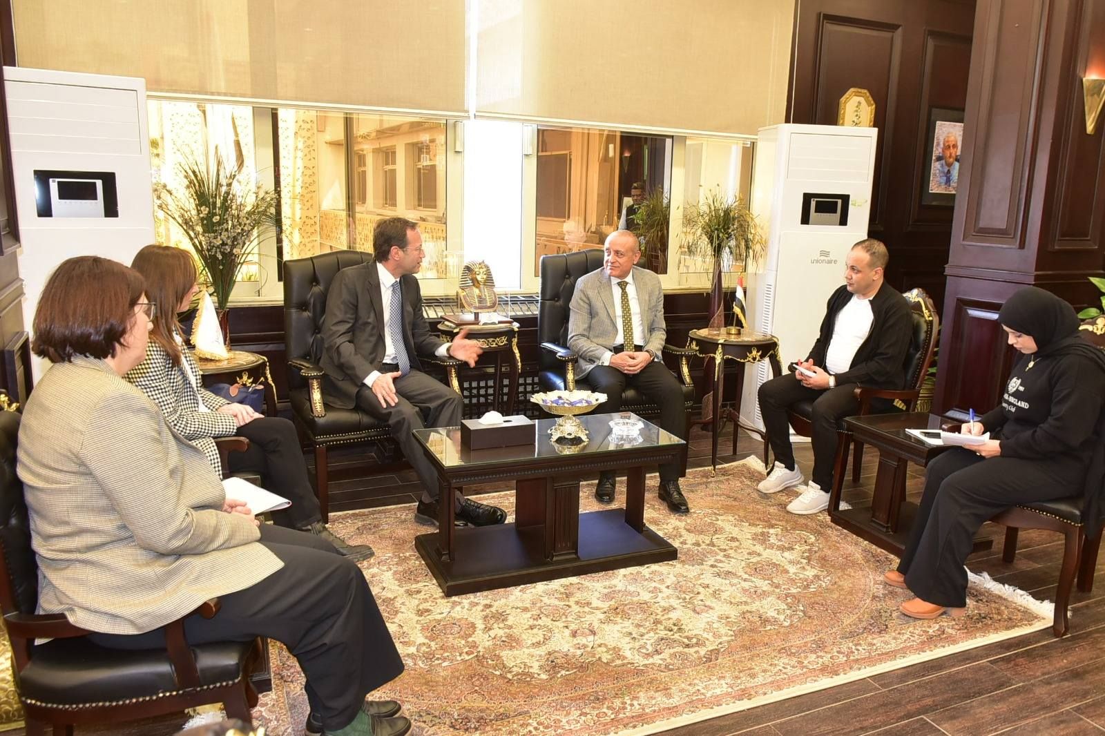 محافظ الأقصر يستقبل السفير الاسباني لبحث سبل تعزيز التعاون بين الجانبين محافظ الأقصر يستقبل السفير الاسباني لبحث سبل تعزيز التعاون بين الجانبين