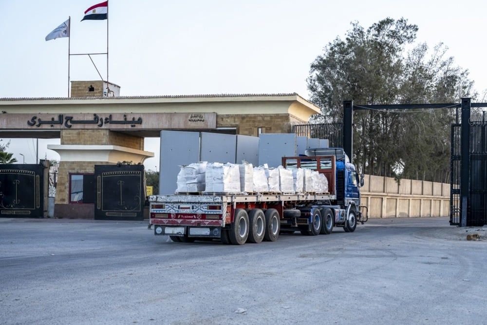 أعيد فتح معبر رفح الحدودي بين غزة ومصر على أساس تجريبي (2) أعيد فتح معبر رفح الحدودي بين غزة ومصر على أساس تجريبي (2)