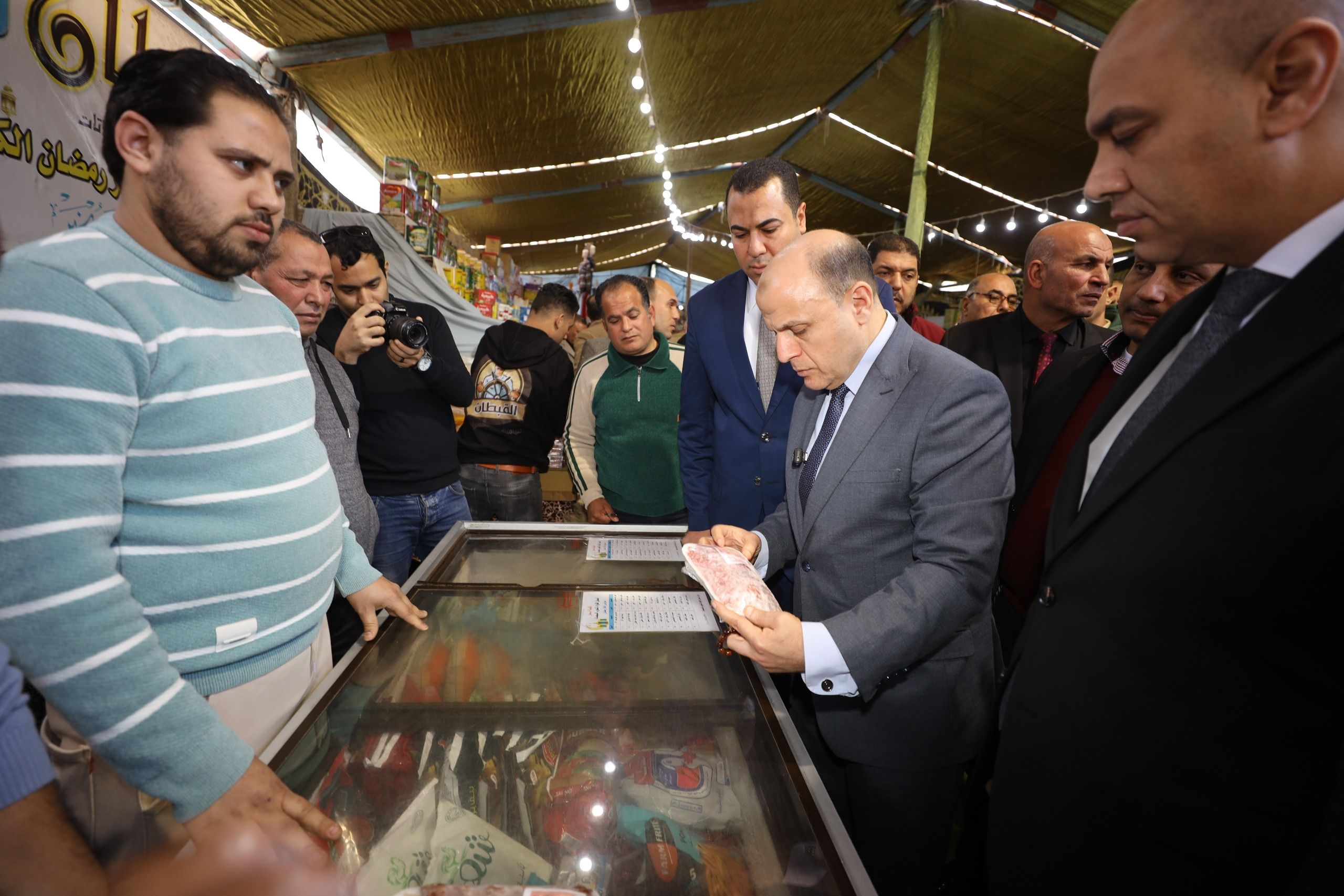 جولة لمحافظ كفر الشيخ في معرض أهلا رمضان جولة لمحافظ كفر الشيخ في معرض أهلا رمضان