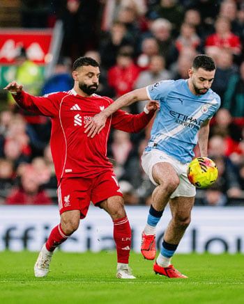 محمد صلاح خلال مباراة ليفربول ومان سيتى محمد صلاح خلال مباراة ليفربول ومان سيتى