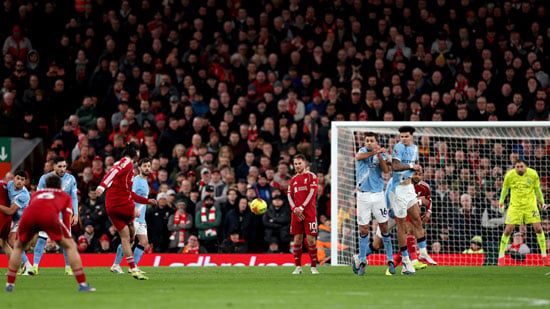 لحظة تسجيل هدف ليفربول الأول لحظة تسجيل هدف ليفربول الأول