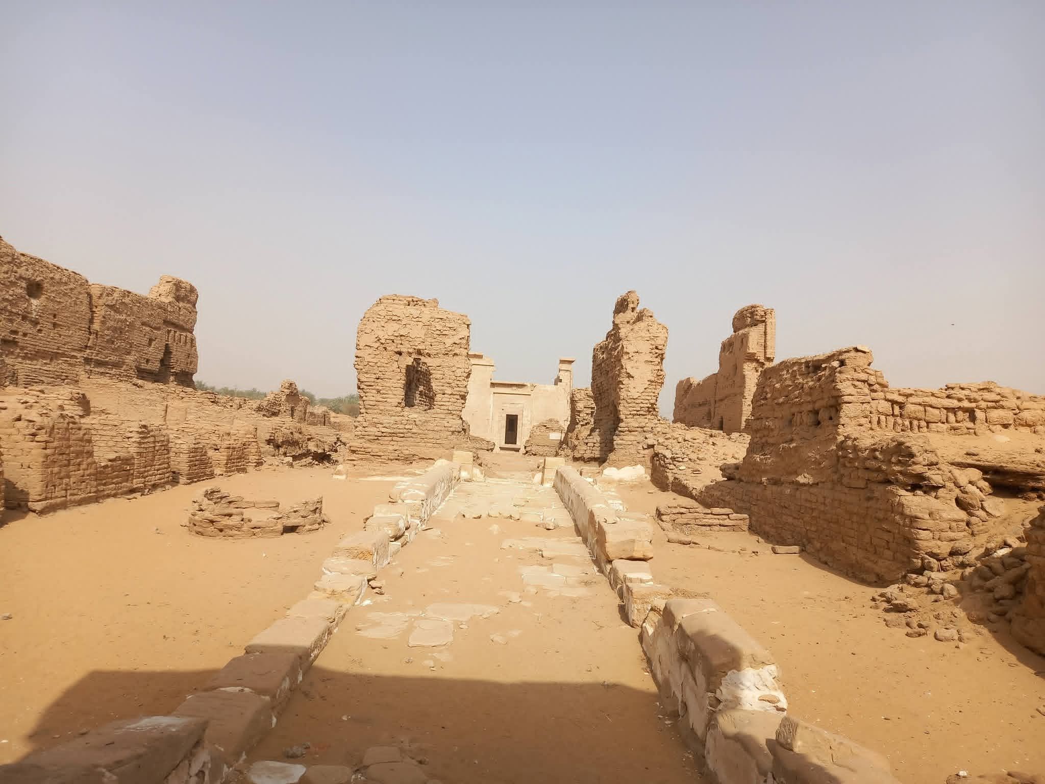 قلعة جبل الغويطة والمعبد الحصين بالوادى الجديد (5) قلعة جبل الغويطة والمعبد الحصين بالوادى الجديد (5)