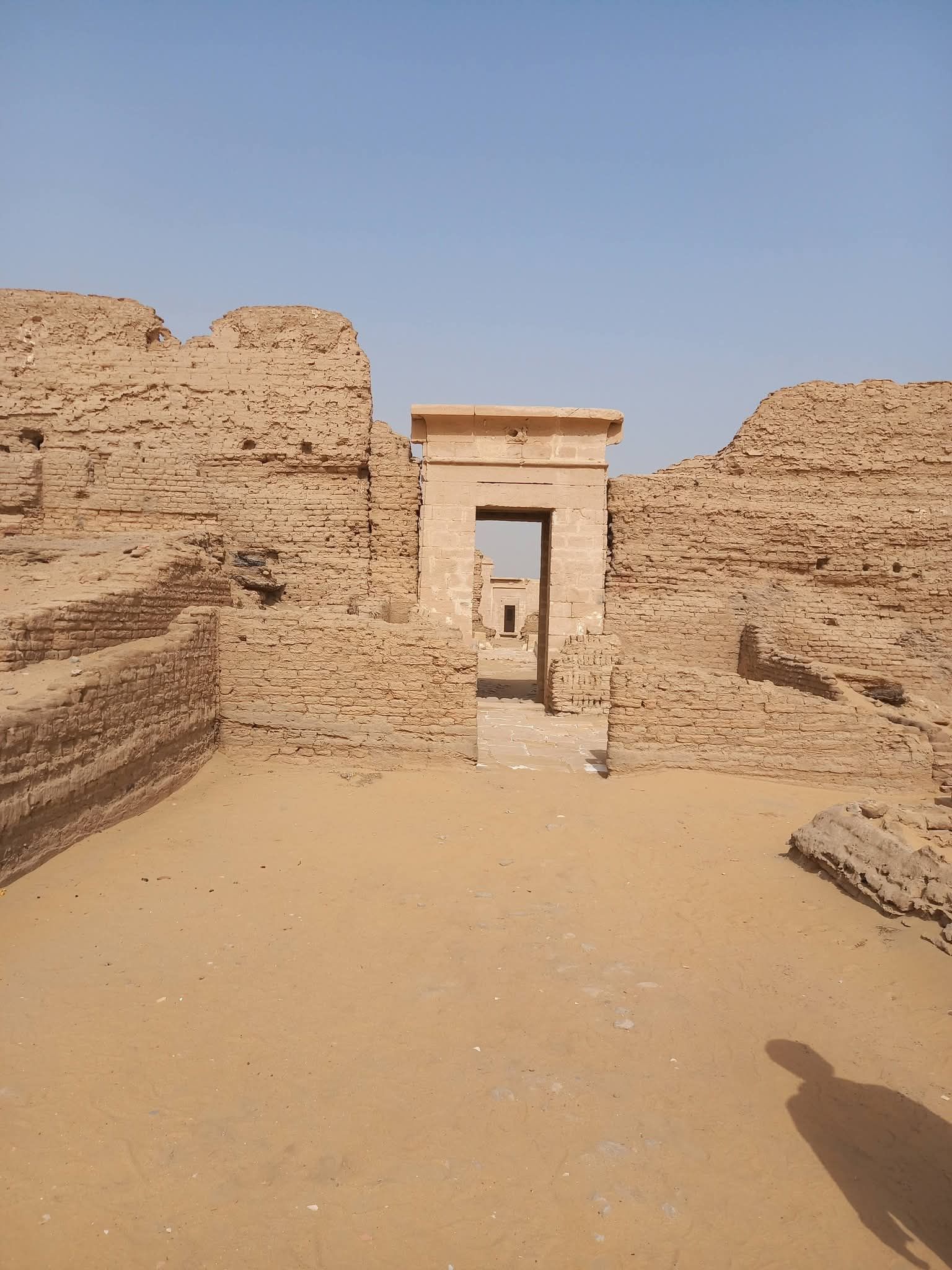 قلعة جبل الغويطة والمعبد الحصين بالوادى الجديد (4) قلعة جبل الغويطة والمعبد الحصين بالوادى الجديد (4)