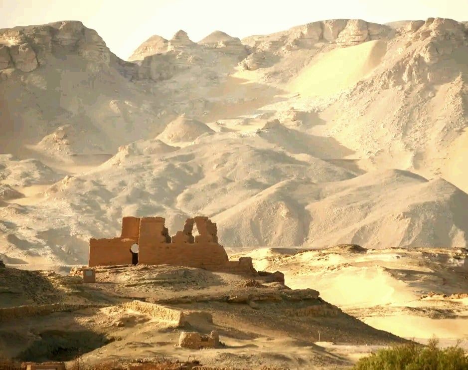 قلعة جبل الغويطة والمعبد الحصين بالوادى الجديد (11) قلعة جبل الغويطة والمعبد الحصين بالوادى الجديد (11)