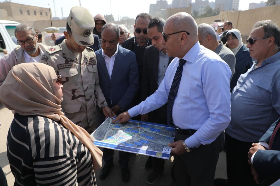 محافظ القاهرة يعاين موقع موقف السيدة عائشة الجديد