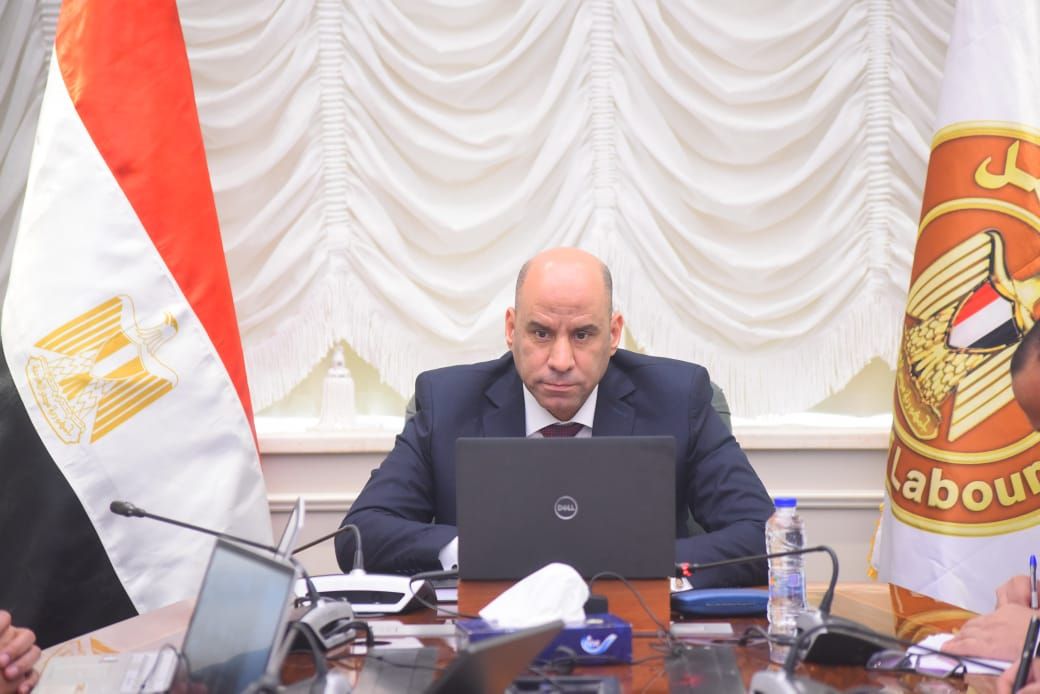 حسن الرداد وزير العمل حسن الرداد وزير العمل