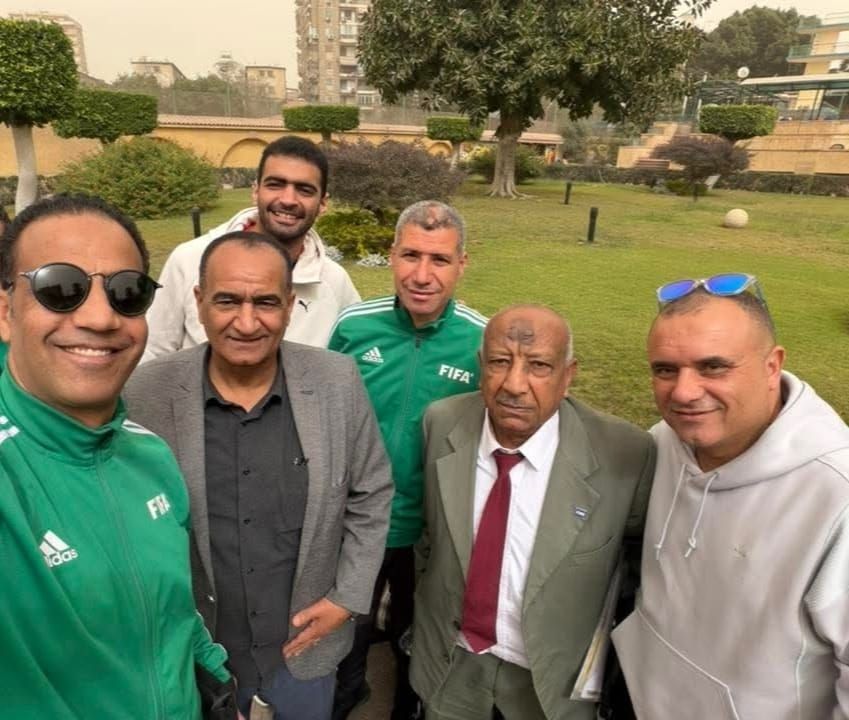 أبوزيد وشوبير والغندور وبسيونى يشاركون في تأبين محمود عثمان (1) أبوزيد وشوبير والغندور وبسيونى يشاركون في تأبين محمود عثمان (1)