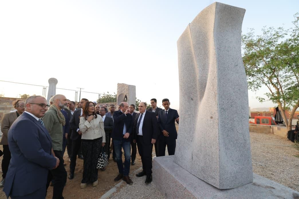 خلال زيارة وزيرة الثقافه (1) خلال زيارة وزيرة الثقافه (1)