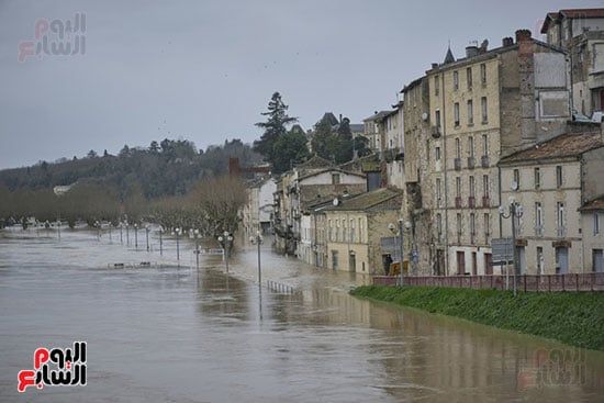 العاصفة نيلز تجتاح جنوب فرنسا العاصفة نيلز تجتاح جنوب فرنسا