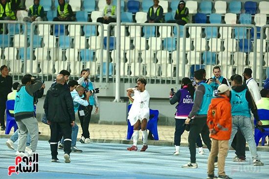 خوان يحتفل مع جماهير الزمالك خوان يحتفل مع جماهير الزمالك