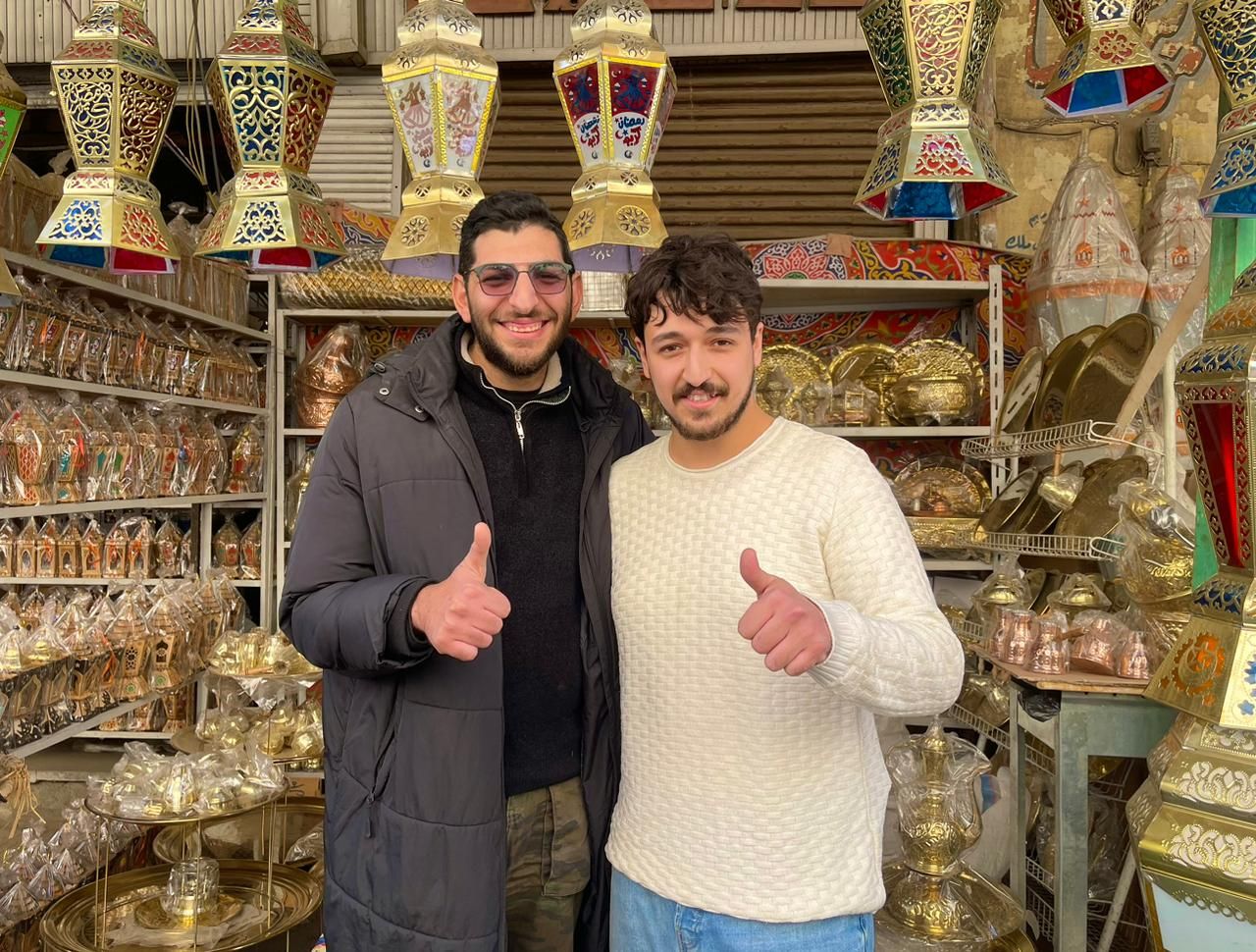 صديقان في شارع الخيامية صديقان في شارع الخيامية