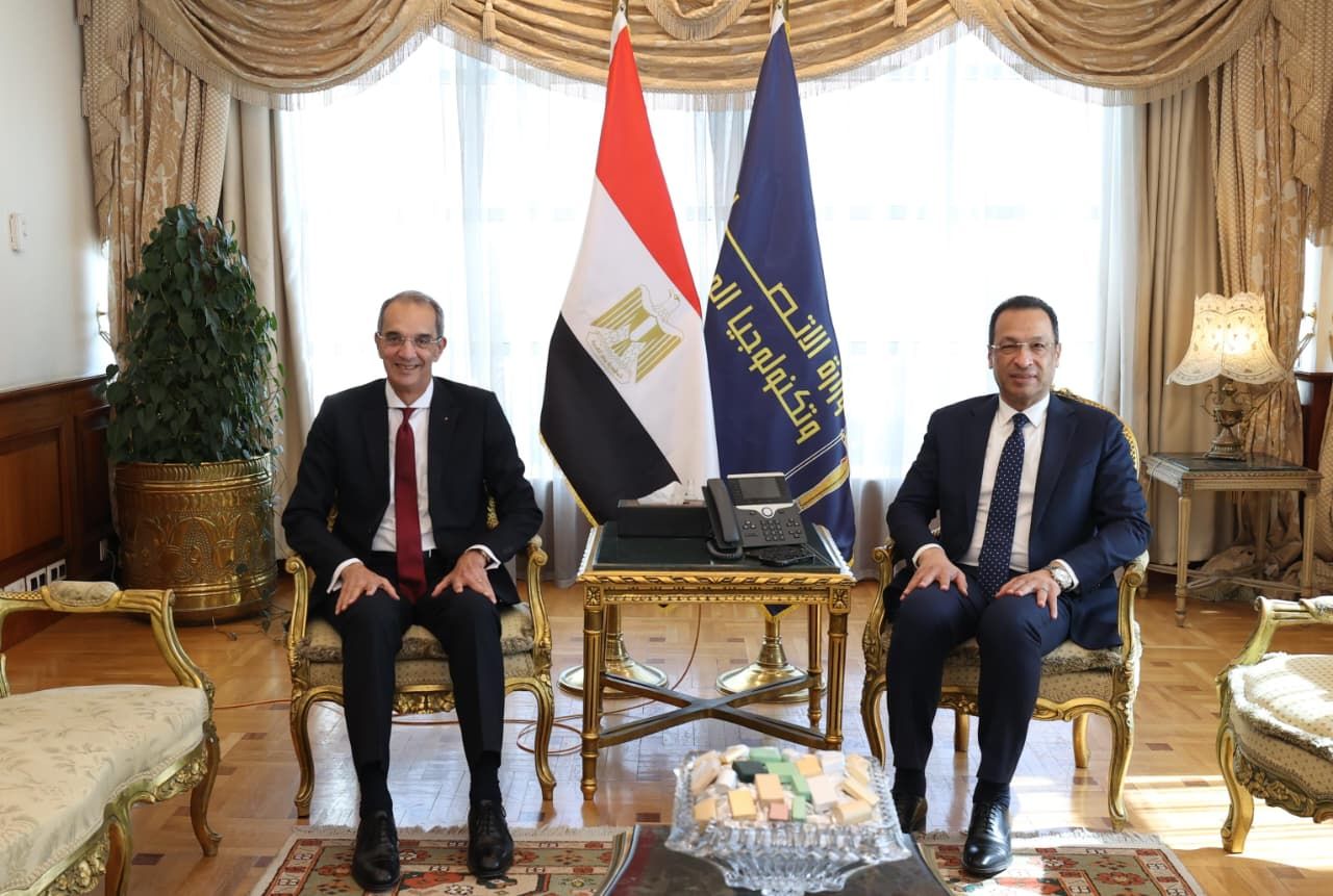 e2750fe9-8094-4fd9-97d4-b192ffcc8a7b e2750fe9-8094-4fd9-97d4-b192ffcc8a7b