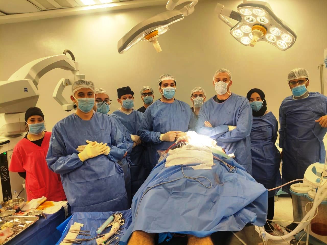 نجاح جراحة عاجلة لإنقاذ مصاب بآلة حادة نافذة بالمخ بمستشفى طوارئ قصر العينى (3) نجاح جراحة عاجلة لإنقاذ مصاب بآلة حادة نافذة بالمخ بمستشفى طوارئ قصر العينى (3)